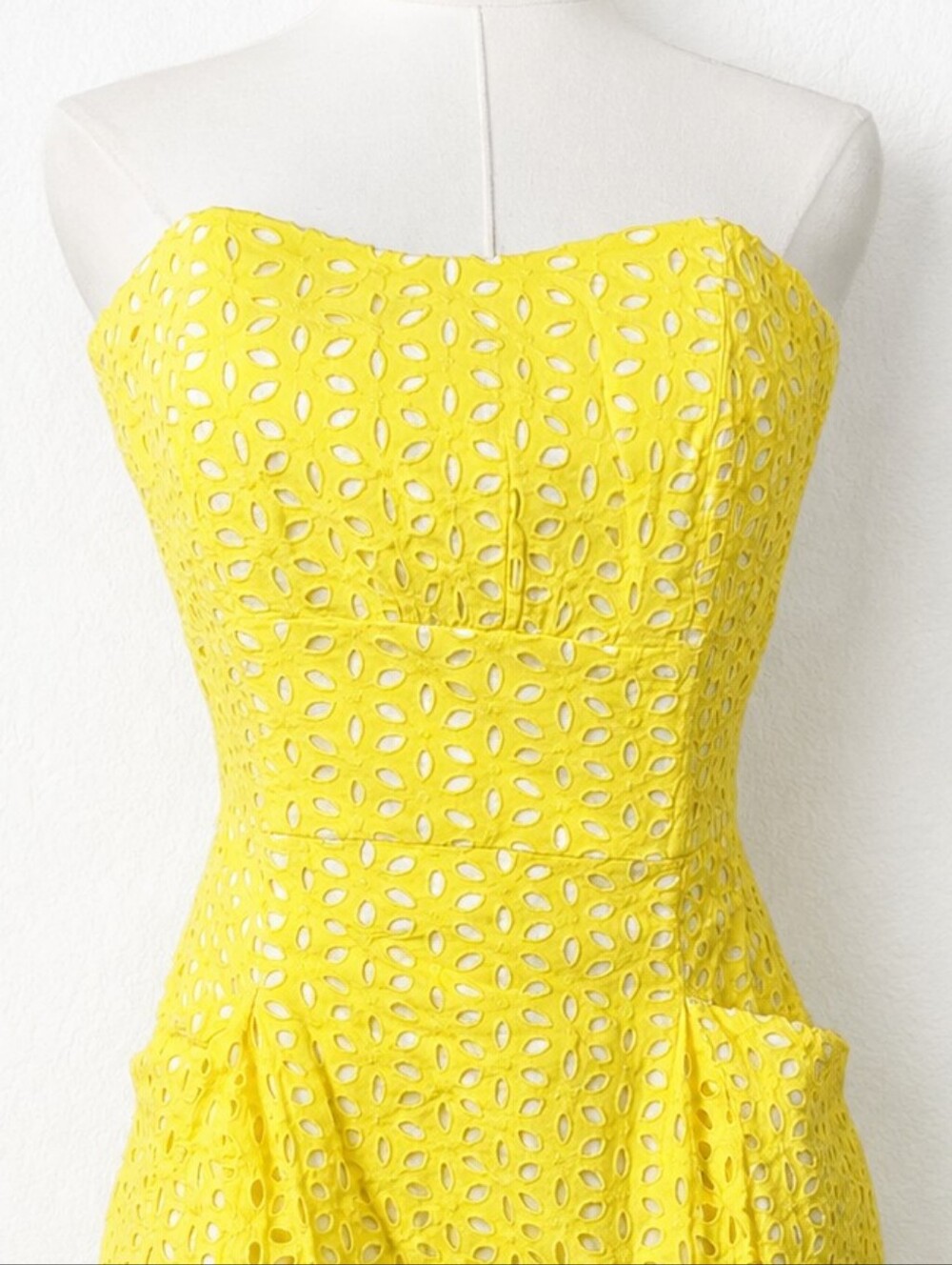 Lilly Pulitzer Blossom Strapless Eyelet Dress Pineapple Juice Yellow Size 0 - Picture 3 of 10